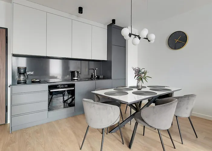 Old Town Scala Lakowa 60 Street